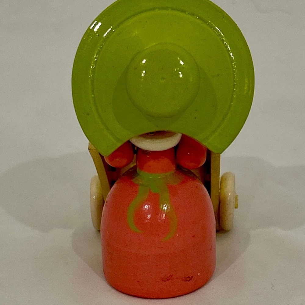Vintage Pin Cushion Tape Measure Dispenser - Picture 4 of 6